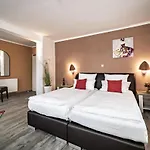 Le Petit Palais - Hotel/pension