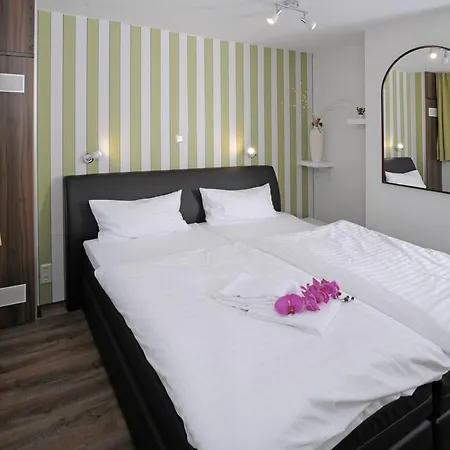 Hotel Le Petit Palais - Hotel/pension Bad Suderode