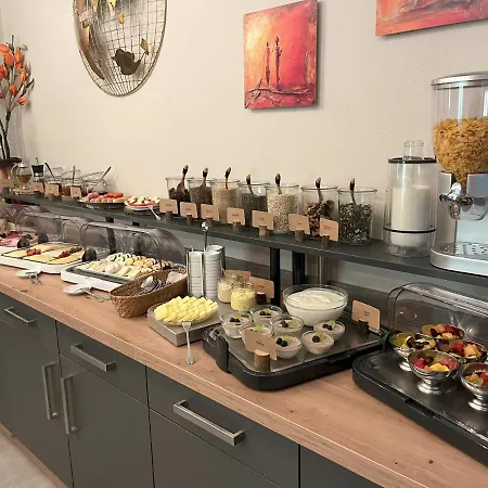 Le Petit Palais - Hotel/pension 3* Бад-Судероде