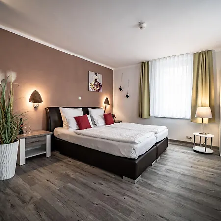 Le Petit Palais - Hotel/pension Отель Бад-Судероде