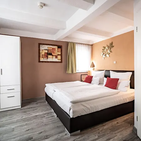 Отель Le Petit Palais - Hotel/pension Бад-Судероде