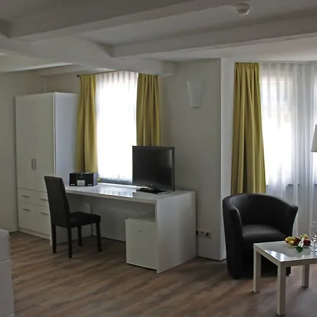 Le Petit Palais - Hotel/pension Отель Бад-Судероде