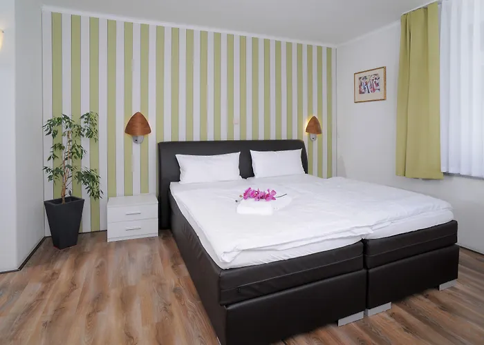 Le Petit Palais - Hotel/pension Бад-Судероде